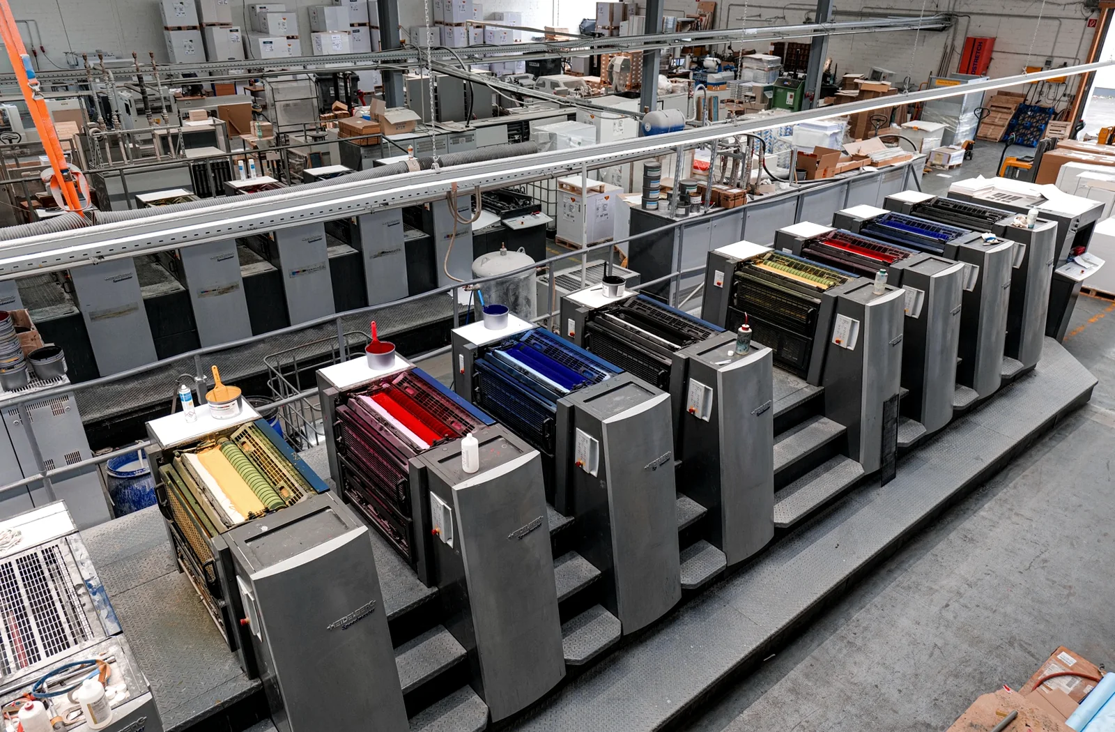 Geöffnete Farbwerke einer Heidelberg Offsetdruckmaschine
